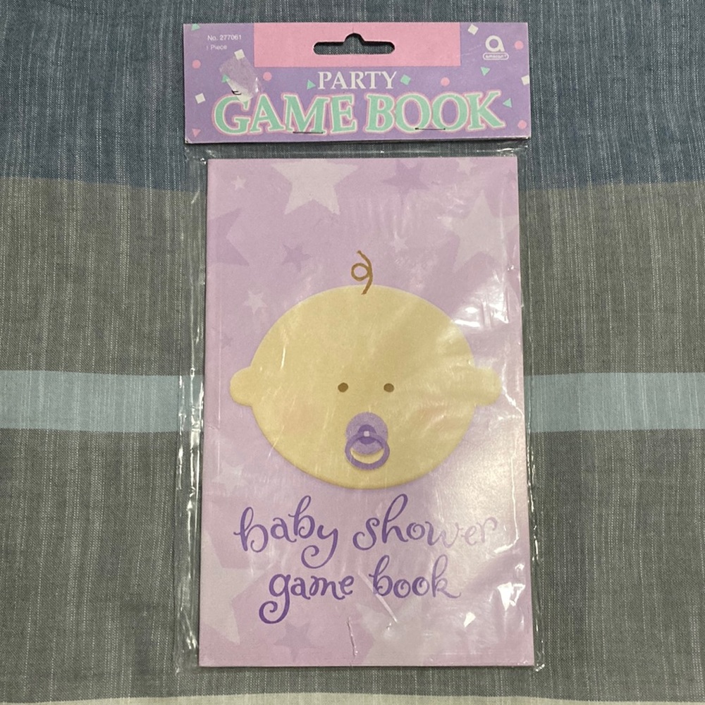 Baby shower party game book !
